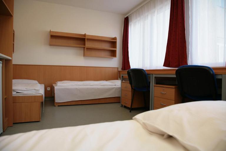 Imola Hostel Eger Extérieur photo